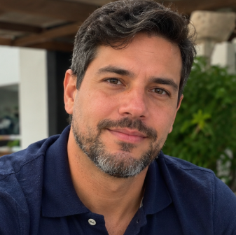 &nbsp;Carlos Alberto González&nbsp;